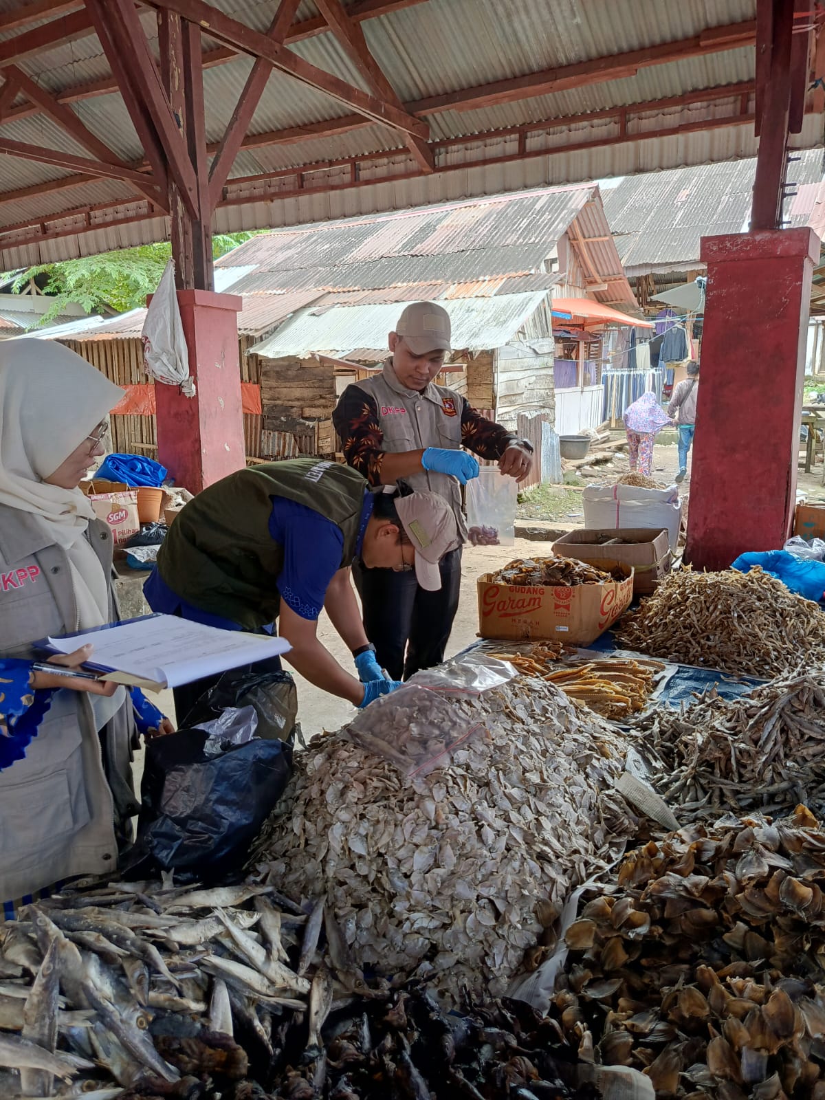 Pengawasan Keamanan Pangan di Pasar Padang Baru, Lubuk Basung thumbnail